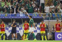 Flaco López celebra após marcar o gol que garantiu a vitória do Palmeiras sobre o Mirassol na Arena Barueri (Fabio Menotti