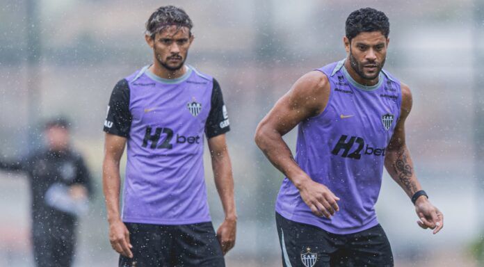 Gustavo Scarpa e Hulk participam de treino do Atlético-MG na véspera do clássico contra o América-MG (Foto: Pedro Souza/Atlético)