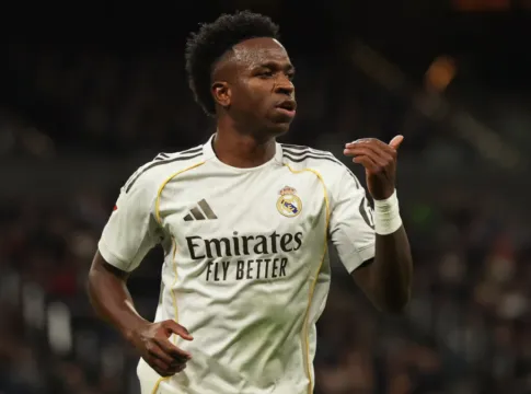 Chelsea prepara oferta de quase R$ 1 bilhão por Vinicius Júnior