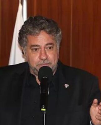 Quatro grupos políticos abandonam base de apoio a Julio Casares