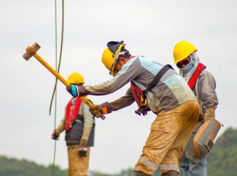 Falta de mão de obra qualificada coloca em risco projetos de infraestrutura no Brasil