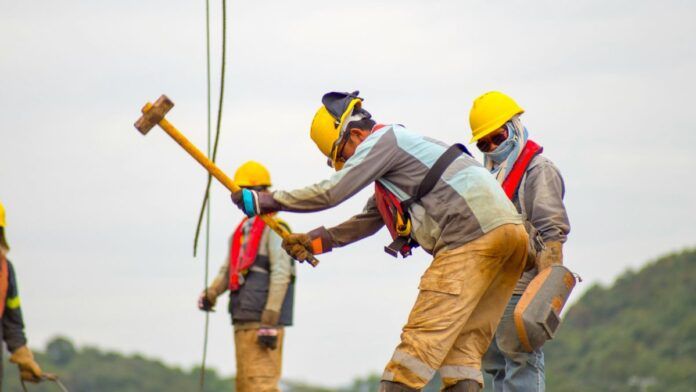 Falta de mão de obra qualificada coloca em risco projetos de infraestrutura no Brasil