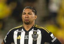 Rony é aprovado nos exames e pode estrear no Santos no retorno de Neymar