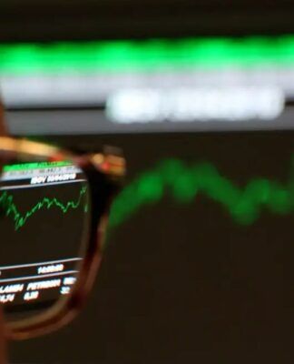 Dólar mantém estabilidade a R$ 5,25 e Ibovespa avança 0,23%