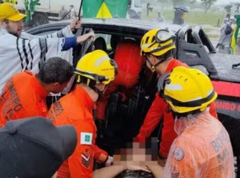 Raio atinge manifestantes no DF e deixa dezenas de feridos durante ato pró-Bolsonaro