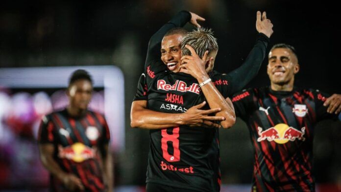 Bragantino atropela o Corinthians, faz 3 a 0 em casa e liga o alerta no Timão no Paulistão