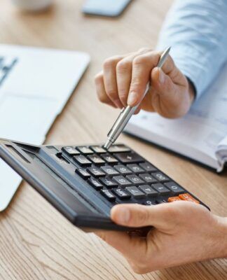 Bruna Allemann dá dicas de como usar o cartão de crédito de forma consciente