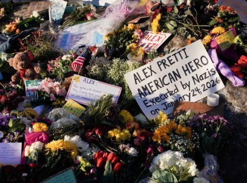 Agentes do ICE que mataram enfermeiro em Minneapolis são afastados