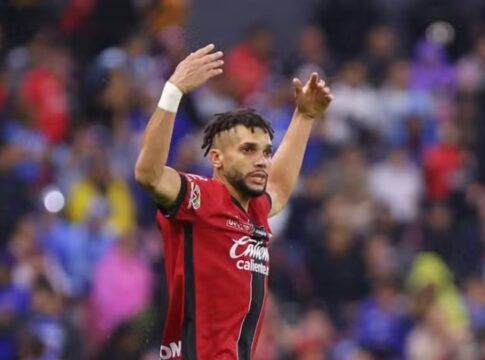 São Paulo negocia retorno de Matheus Dória para reforçar defesa