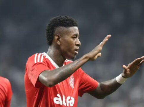 Internacional oficializa venda de Vitão ao Flamengo