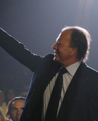 Julio Iglesias é investigado por agressão sexual na Espanha