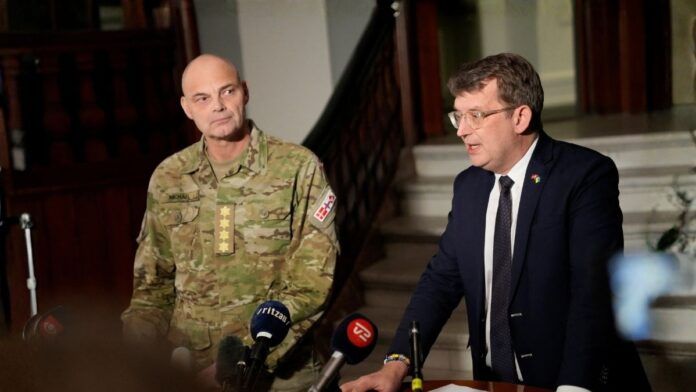 Dinamarca e Groenlândia reforçam presença militar antes de reunião com vice dos EUA