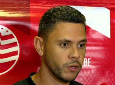 “Vou dar um soco na sua cara”: Técnico do Náutico revela ameaça de quarto árbitro