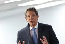 Após decisão de Dino, Haddad pede que Congresso enfrente questão dos supersalários