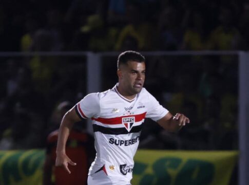 Novela da troca entre São Paulo e Corinthians por Alisson ganha novos capítulos