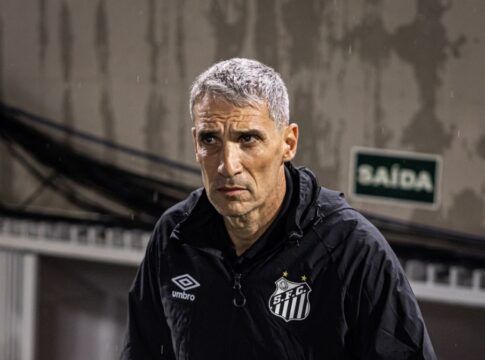 Santos x Corinthians: como Vojvoda pode ser impactado pelo clássico da Vila Belmiro