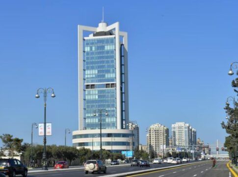 Fundo soberano do Azerbaijão negocia investimentos no Brasil após reuniões em Davos