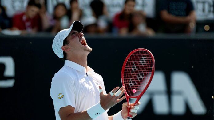 João Fonseca é eliminado na primeira rodada do Australian Open