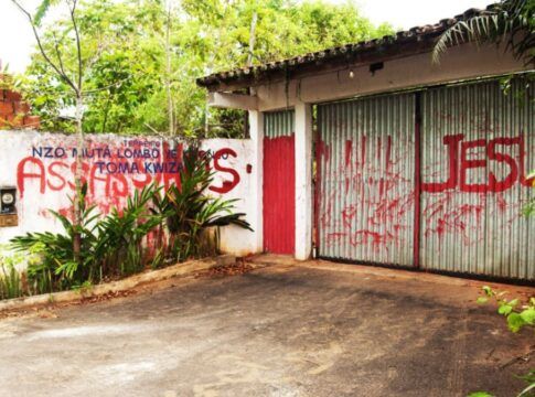 Terreiro de candomblé na BA é alvo de pichações de intolerância religiosa