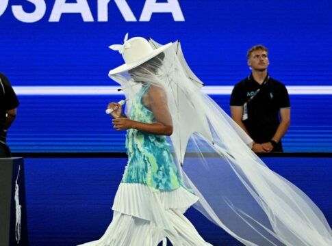 Naomi Osaka surpreende público do Australian Open com figurino inusitado