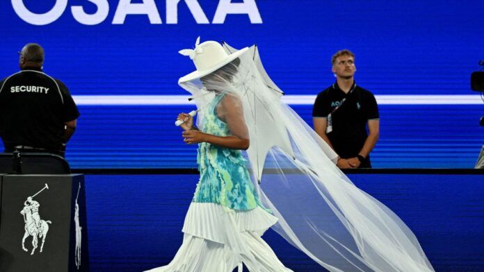 Naomi Osaka surpreende público do Australian Open com figurino inusitado