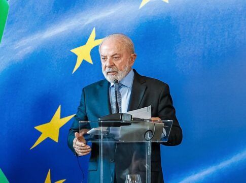 Lula diz que Trump “quer governar o mundo” pelas redes sociais