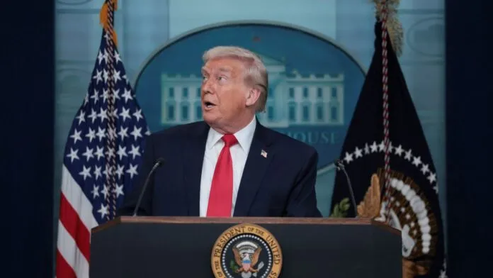 Qual será o efeito do fim do tarifaço na economia brasileira? Especialista explica