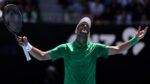 Após vitória, Djokovic fica a um passo de igualar Federer no Australian Open