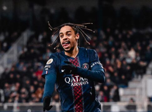 Barcola decide e PSG assume a liderança provisória do Campeonato Francês