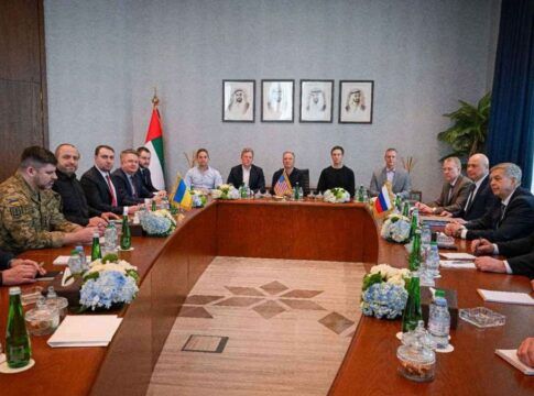 Reunião entre Ucrânia, Rússia e EUA termina sem acordo após bombardeio russo