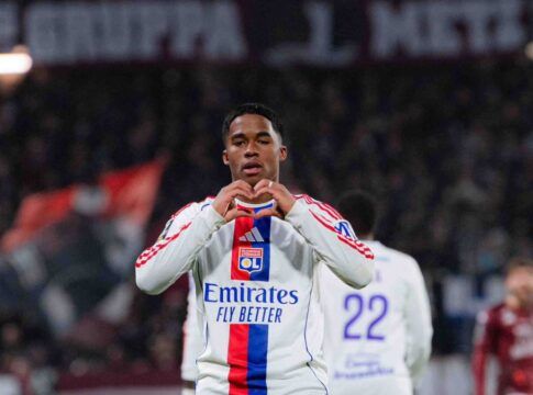 Endrick marca três gols na vitória do Lyon no Campeonato Francês