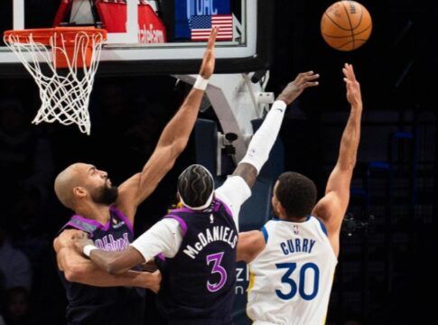 Stephen Curry iguala Paul Pierce e entra para o top 20 de maiores pontuadores da NBA