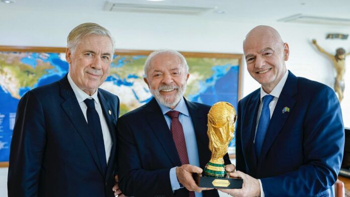 Presidente da Fifa se encontra com Lula e minimiza ameaças de boicote à Copa nos EUA