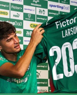Palmeiras oficializa a compra do volante Larson
