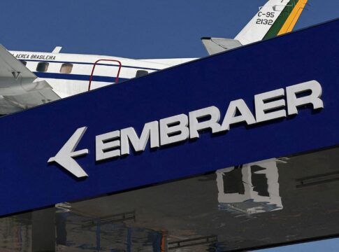 Embraer firma parceria com grupo indiano Adani para fabricar aeronaves na Índia