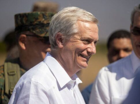 Lula se reúne com presidente chileno durante visita oficial ao Panamá