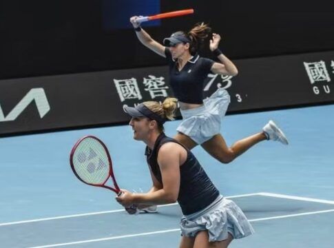 Luisa Stefani e Gabriela Dabrowski perdem na semifinal de duplas do Australian Open