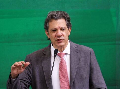 Haddad comemora sinalização de corte na Selic e diz que Galípolo herdou “abacaxi” no BC