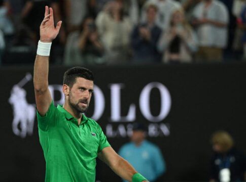 Djokovic elimina Sinner e encara Alcaraz na final do Australian Open
