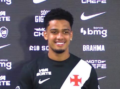 Brenner é apresentado pelo Vasco e destaca importância de Diniz em sua volta ao Brasil