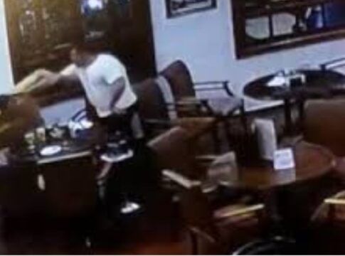 Polícia investiga mulher que teria entregue arma para médico matar colegas em SP