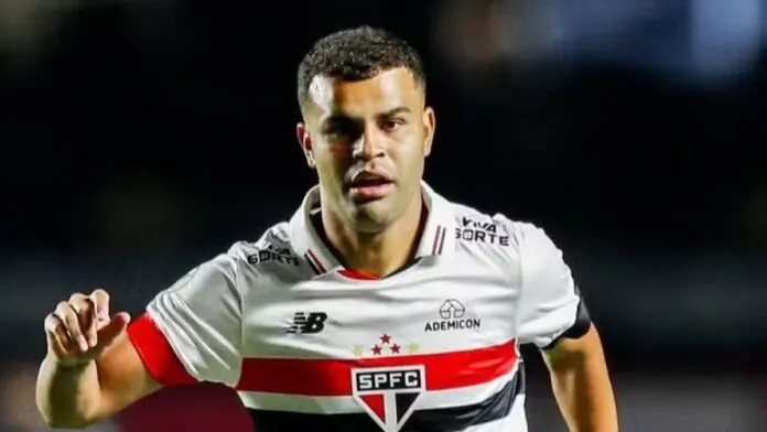 Alisson convive com climão no São Paulo após negociação frustrada com o Corinthians