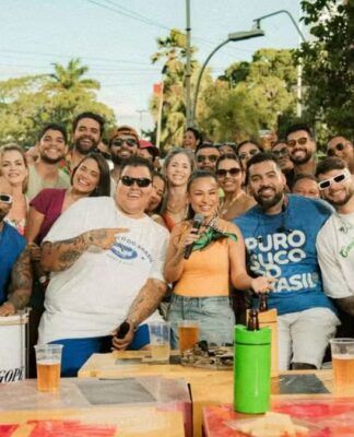 Grupo Menos é Mais lidera streaming brasileiro com “P do Pecado”