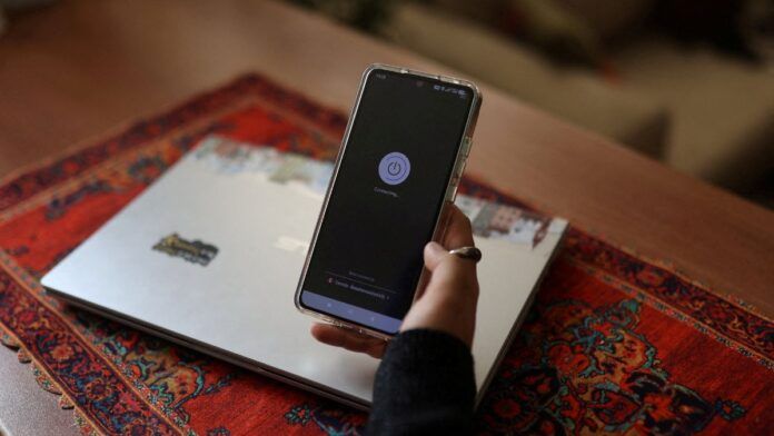 Irã faz campanha de intimidação e detenções em massa após reprimir protestos