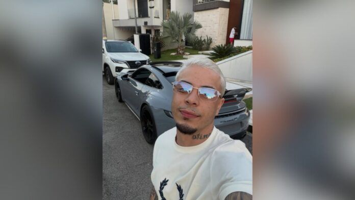 MC Tuto é solto após atropelamento com Porsche que deixou jovem em estado grave
