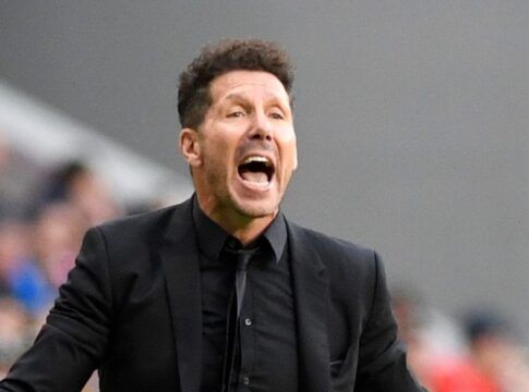 Simeone se retrata após discussão com Vinicius Jr na Supercopa