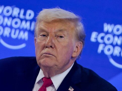 Petróleo da Venezuela vai “gerar mais dinheiro em 6 meses do que nos últimos 20 anos”, diz Trump