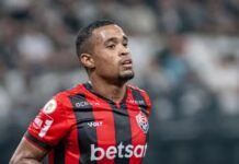 Internacional negocia contratação de Alerrandro, artilheiro do Brasileirão 2024