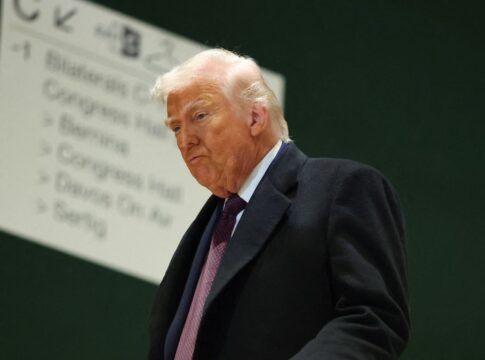 Trump ameaça Canadá com tarifa de 100% se país fizer acordo com China