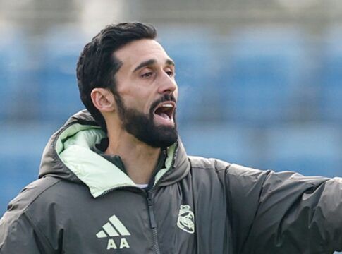 Real Madrid apresenta Arbeloa como novo treinador após demissão de Xabi Alonso